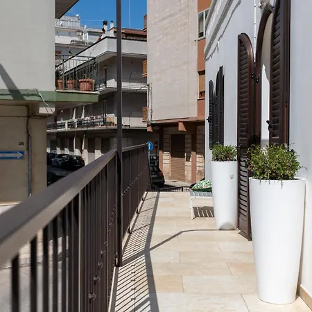 La Casa Bianca أوستوني